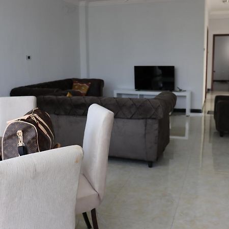 Cozy 3Bedrooms Apartment Адис Абеба Екстериор снимка